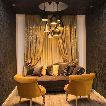 Double A Guest House Местре Экстерьер фото