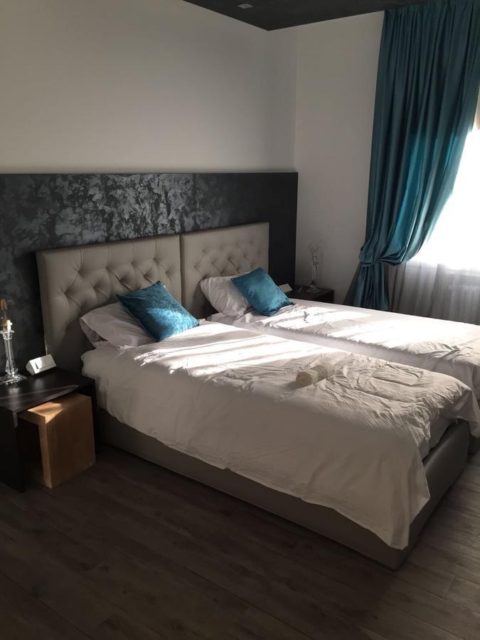 Double A Guest House Местре Экстерьер фото