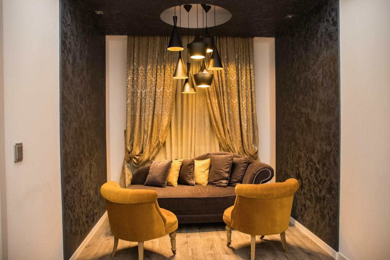 Double A Guest House Местре Экстерьер фото