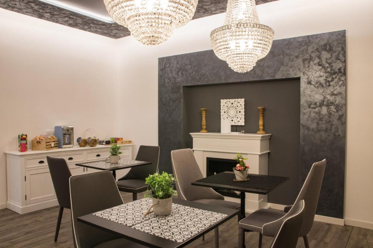 Double A Guest House Местре Экстерьер фото