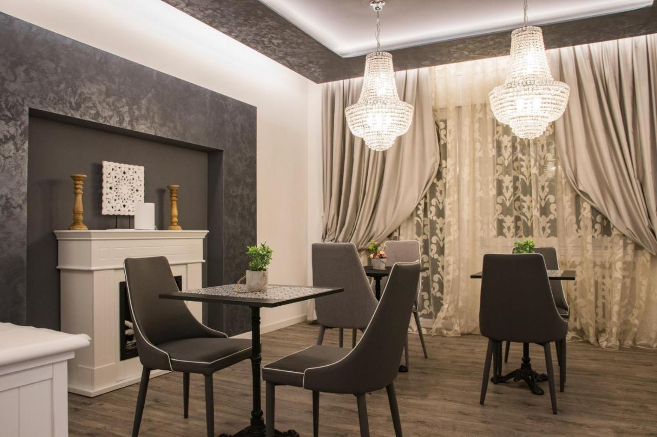 Double A Guest House Местре Экстерьер фото